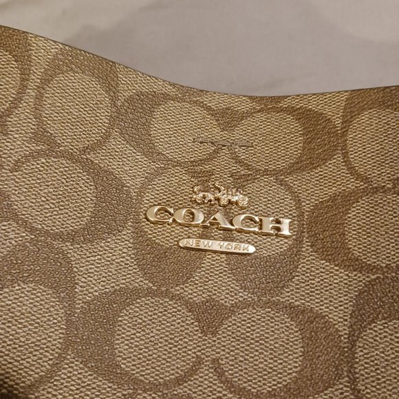 Like-New COACH Shoulder Bag - Picture 15 of 16